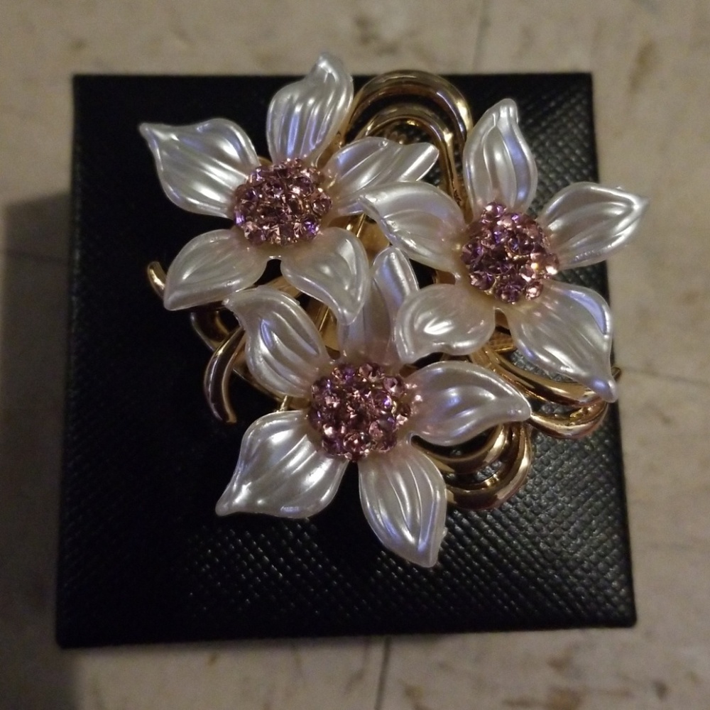 Brooch
